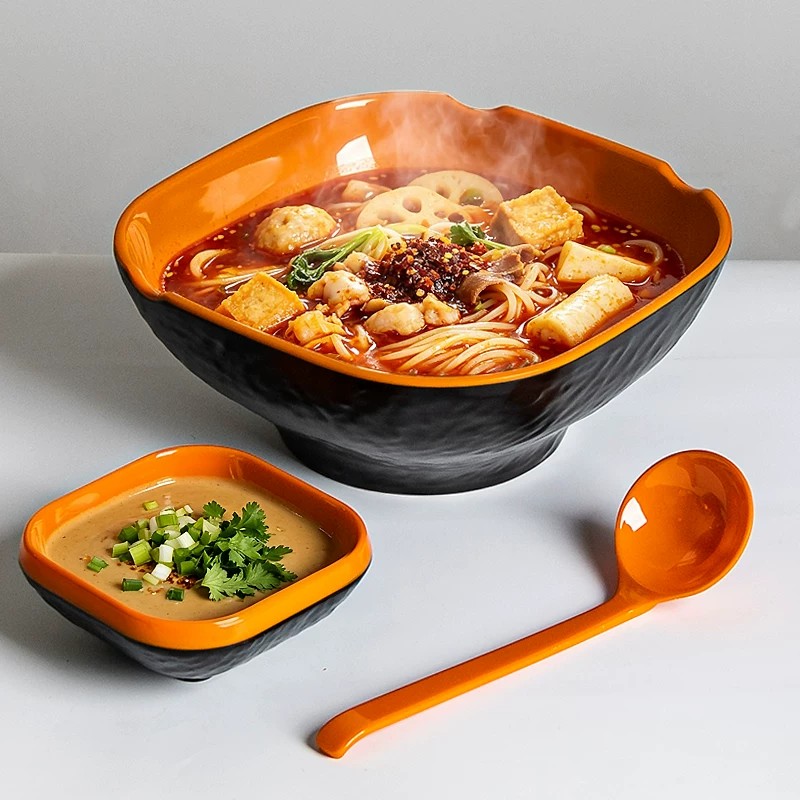 网红杨国福麻辣烫专用碗冒图片