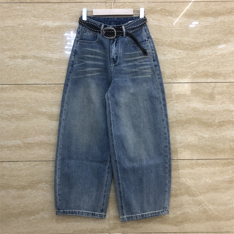 欧洲站2619弯刀阔腿宽松褶皱杠条铆钉腰带牛仔裤女2026春装浅色款