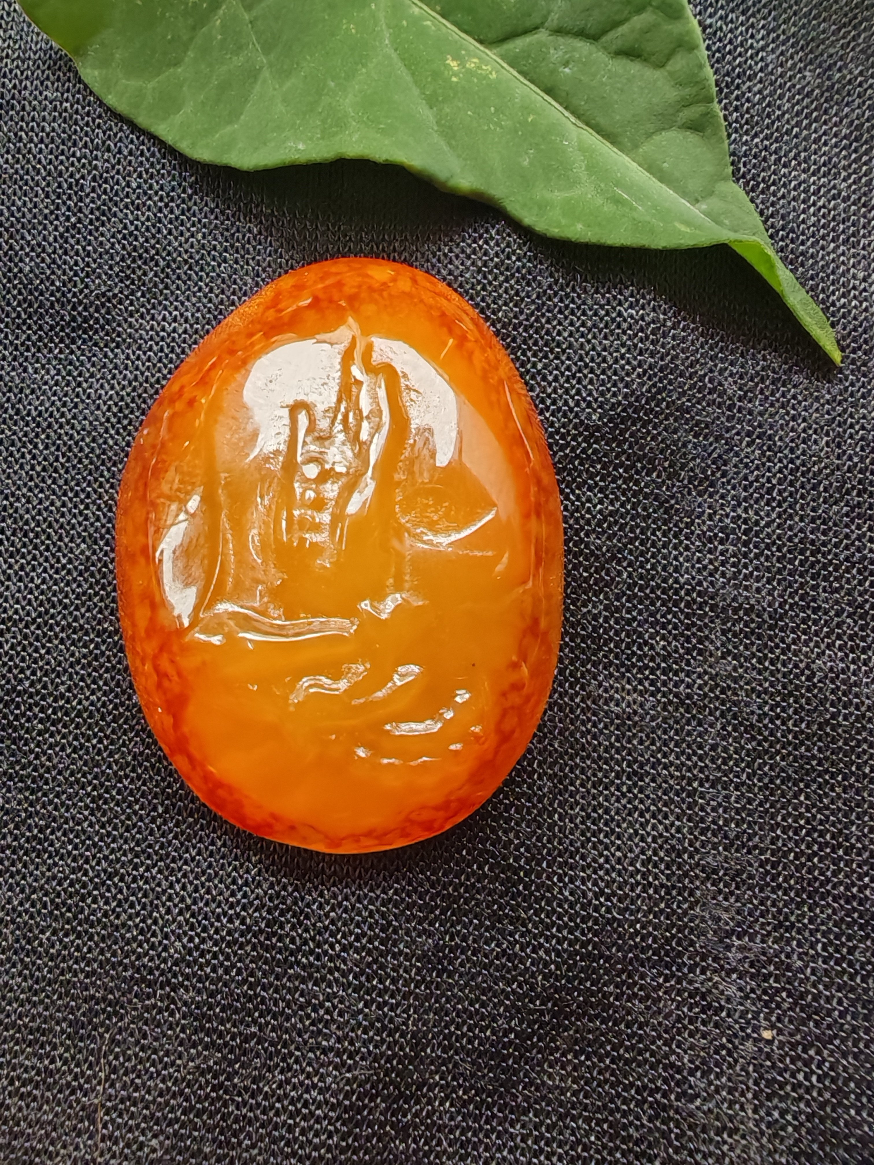 西昌美姑南红玛瑙原矿《佛手》吊坠鸡油黄朱砂点九口料精工雕琢