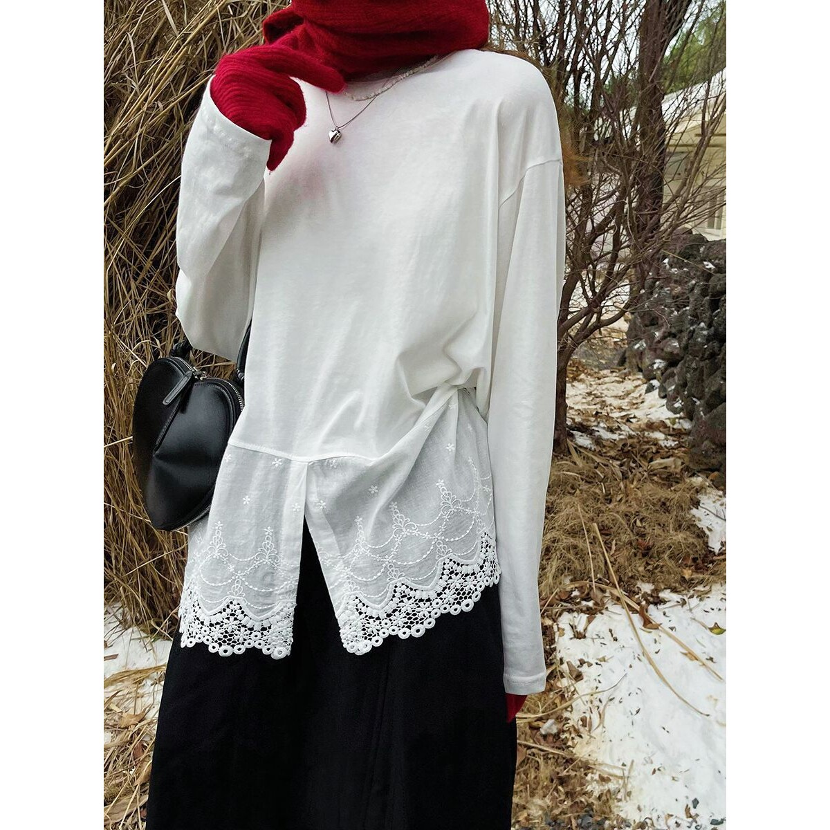 白色拼接开叉蕾丝边长袖t恤打底衫女秋冬内搭可外穿新款上衣