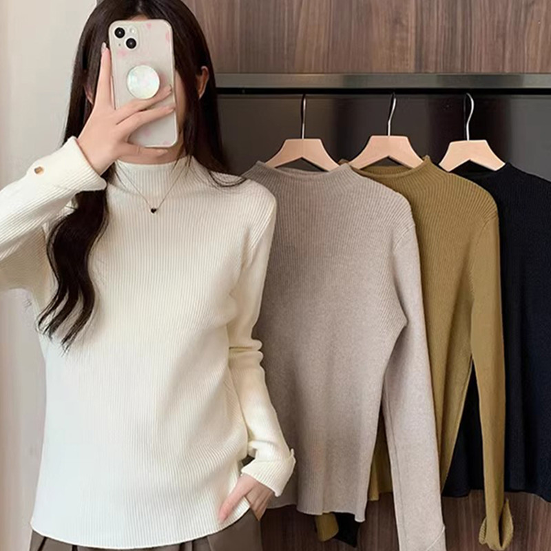 春秋冬季杏色半高领长袖针织衫女新款中领上衣内搭纽扣打底衫毛衣