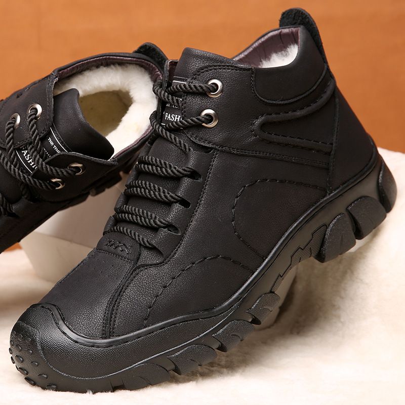 男士棉鞋冬季保暖加绒加厚防滑雪地靴皮毛一体老人爸爸皮鞋男大码