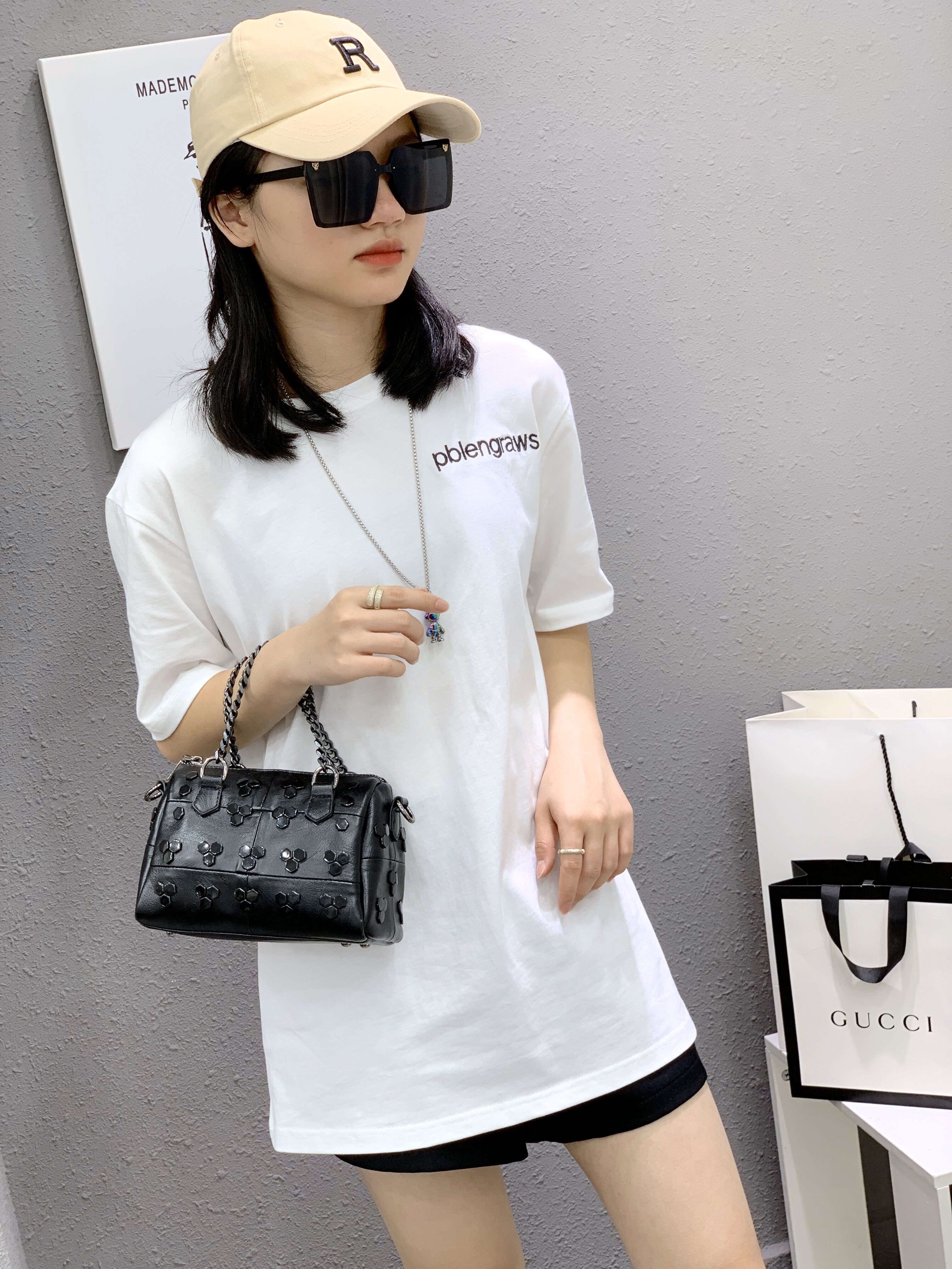 新款女软皮高级感韩版单肩包时尚斜挎包铆钉百搭链条包便携手提包