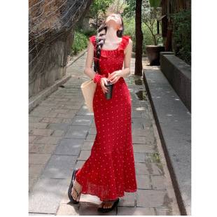 红色波点小飞袖吊带连衣裙女夏遮手臂多巴胺海边度假鱼尾沙滩长裙