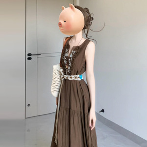 法式海边度假无袖背心连衣裙子女2025夏季新款小个子显瘦气质长裙