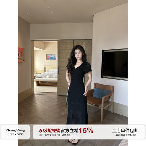 张阿星【曼妙美神】赫本高级感莱赛尔镂空V领针织修身显瘦连衣裙