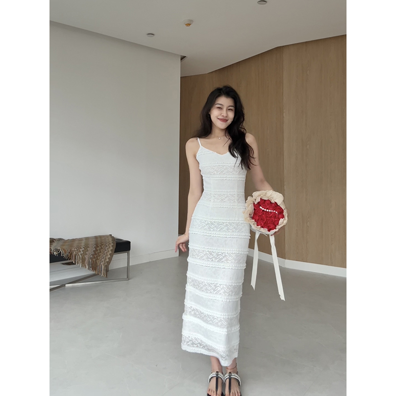 张阿星【月光织梦】轻法风蕾丝拼接收腰V领吊带连衣裙 W425Q01407