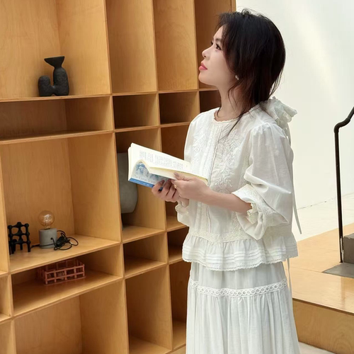 几里与麻白茉莉蕾丝刺绣衬衫女
