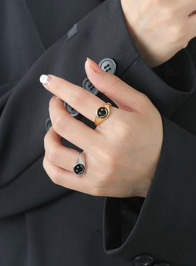 黑色微笑精致高雅欧美钛钢戒指