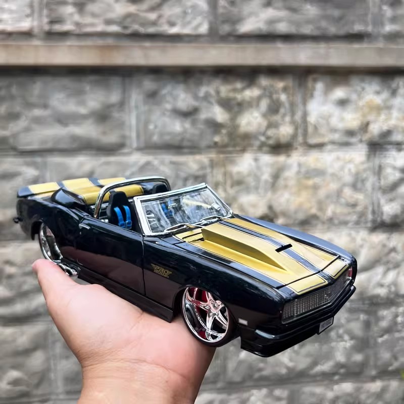 1:18原厂雪佛兰1968科迈罗仿真静态老爷车合金模型敞篷版摆件收藏