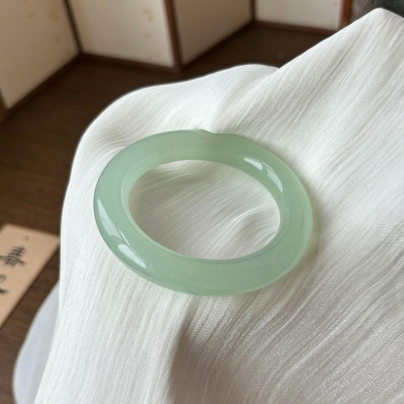 正晴水天然东陵玉玉镯子胖圆条