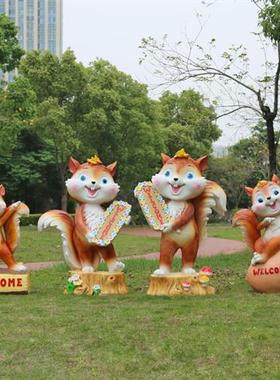 户外园林景观卡通松鼠摆件幼儿园草坪装饰小品景区玻璃钢动物雕塑