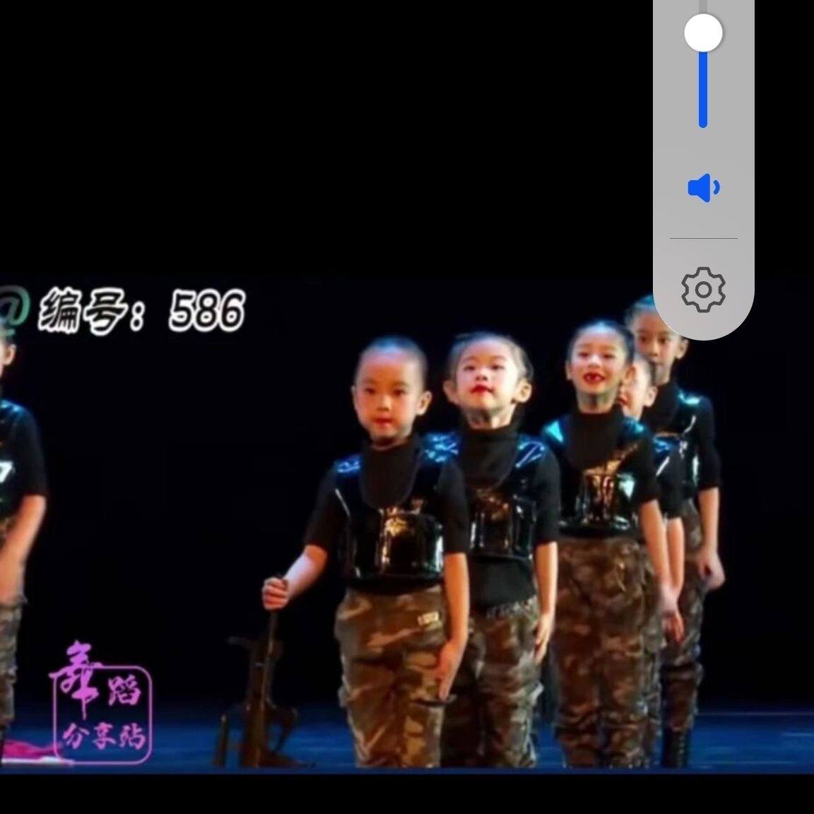 新我是兵娃娃六一儿童演出服幼儿舞台表演服儿童迷彩梦服套装