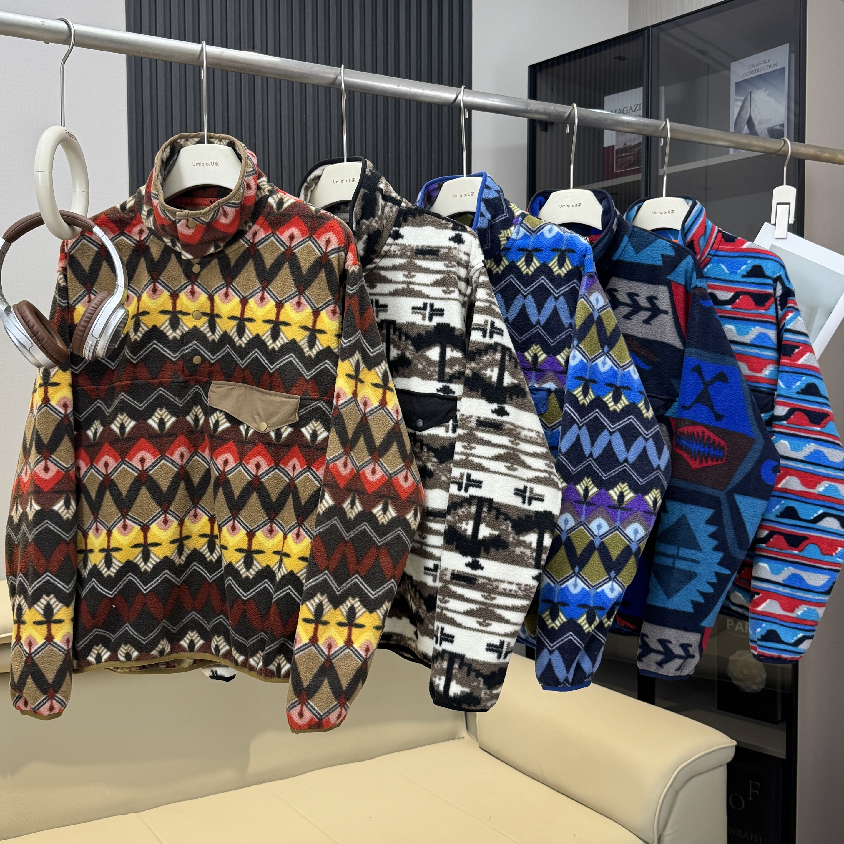 棵米ai蕉家！户外山系情侣摩登复古轻量抓绒衣保暖立领摇粒绒外套