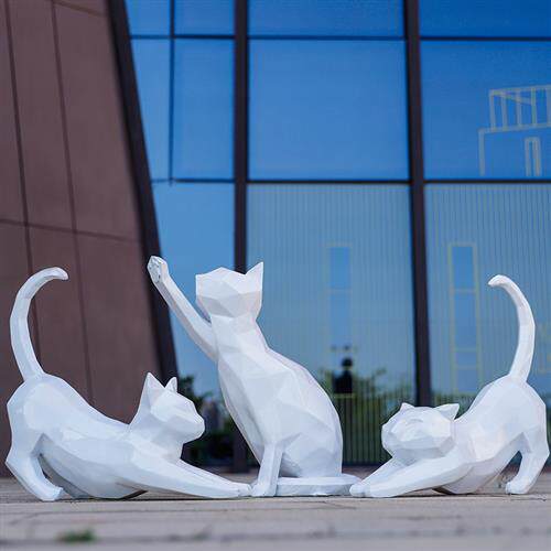户外玻璃钢抽象几何猫雕塑园林景观小区草坪商场橱窗动物装饰摆件