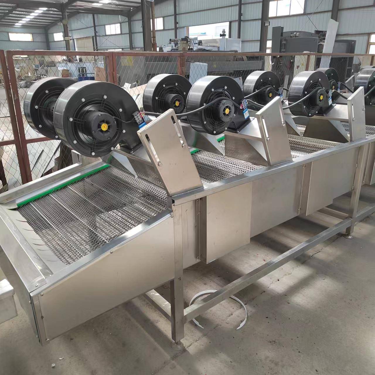 吹干包装袋水分机器酱菜加工全套设备自动低温吹干机现货生产