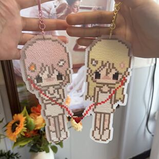 野有上秋爱心磁吸小女孩钥匙扣闺蜜像素亚克力挂件学生新款书