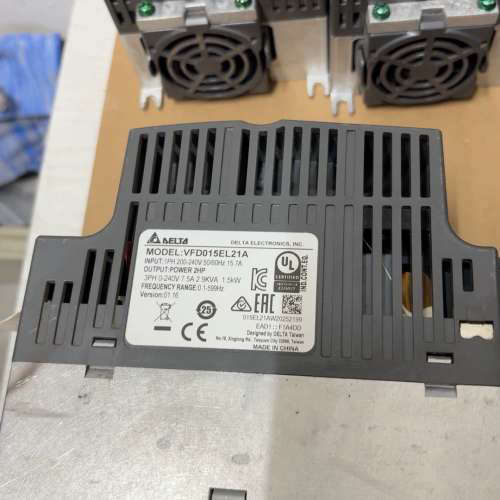 台达变频器 ：VFD015EL21W