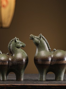 陶瓷招财唐马摆件红色小号创意马工艺品家居客厅电视柜桌面装饰品