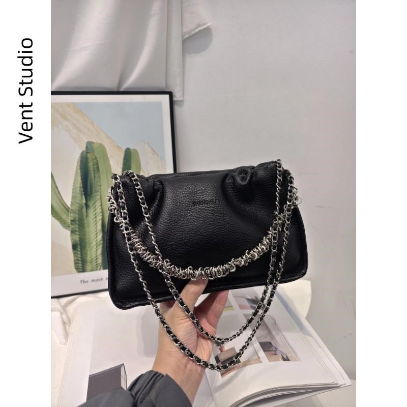 小众设计a感褶皱链条腋下小包包女2024冬新款软皮抽绳斜挎包单肩