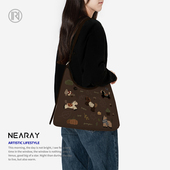 棕调复古森系斜挎帆布包可爱小马学生上班族日常大容量单肩包Q352