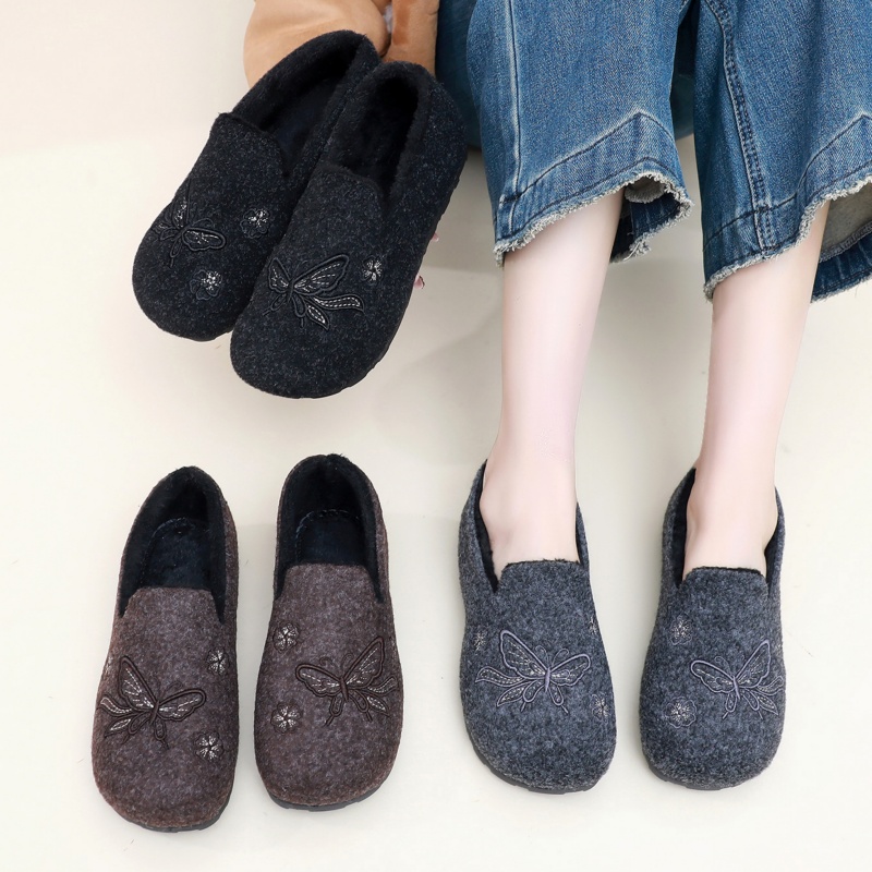 秋冬新款蝴蝶绣花毛呢棉鞋女加绒加厚保暖居家妈妈鞋防滑休闲女鞋