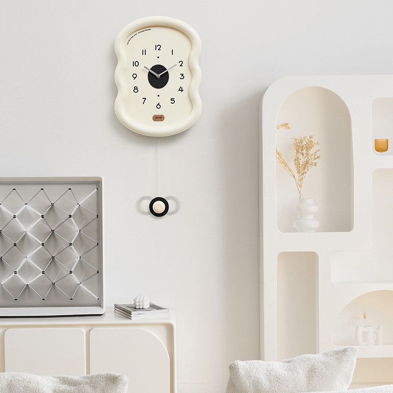 wozoom屋准奶油风摇摆钟表挂钟客厅现代简约高档创意时钟挂墙