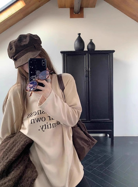 白色字母印花长袖T恤女秋冬新款磨毛内搭圆领打底衫宽松显瘦上衣