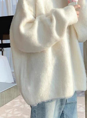 软糯马海毛日系复古白色毛衣女秋冬新款圆领内搭慵懒风宽松针织衫