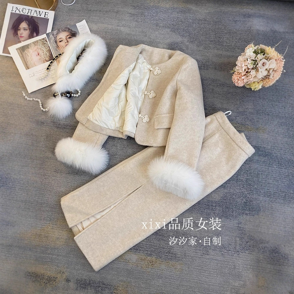 小香风羽绒套装女冬季2025新款高级感仿狐狸毛珍珠盘扣长裙两件套,女装/女士精品,休闲运动套装,淘宝优惠券,粉丝福利购,淘宝优惠卷