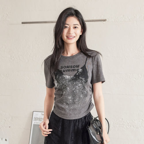 SOMSOM/索玛夏季短款圆领短袖T恤女夏收腰褶皱休闲风显瘦上衣