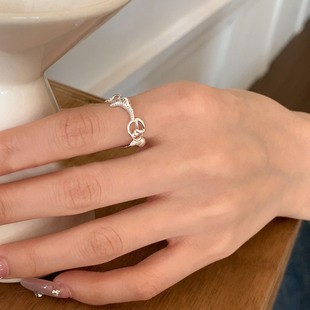 可爱碱水结牛角包戒指女独特设计创意造型百搭开口指环小众食指戒