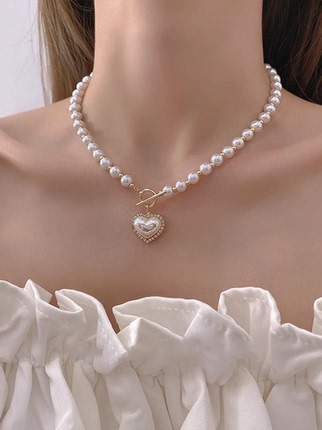 Srrmhyn Light Luxury Pearl Heart Necklace for Women, Niche Design Clavicle Chain, Versatile and Fashionable, 2025 New Model