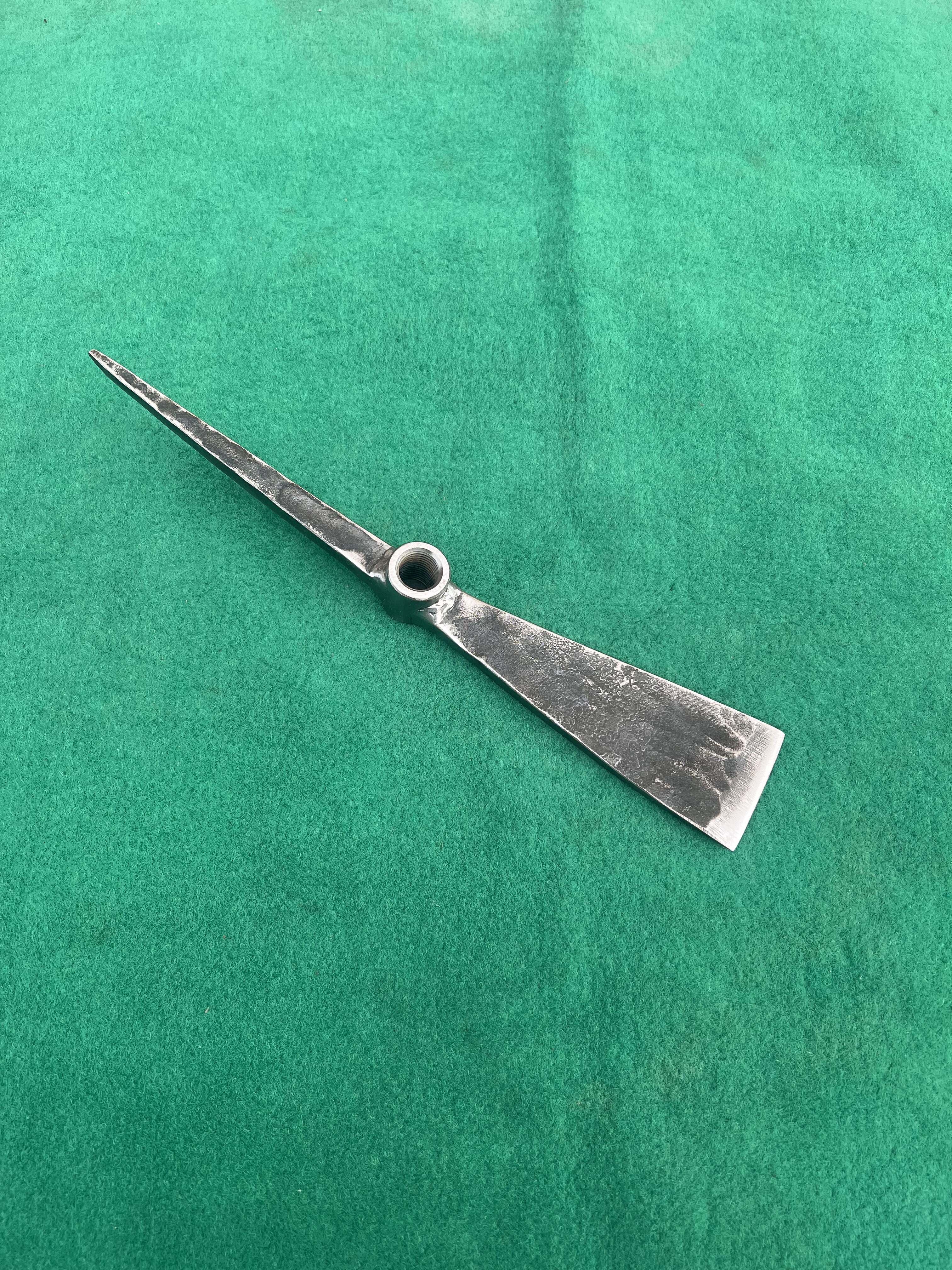 单头一个弹簧钢手工锻打加厚洋镐十字镐斧双头农用挖硬土挖树根