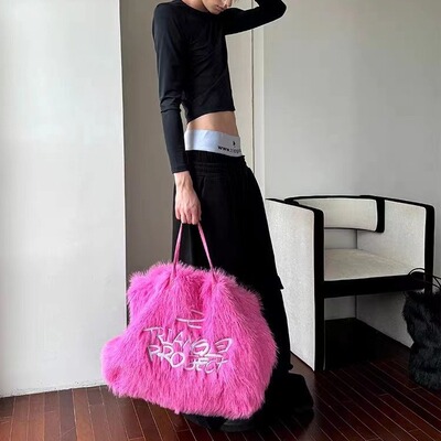 TRIANGLE PROJECT 23AW 刺绣仿皮草手拎手提单肩托特包男女大包