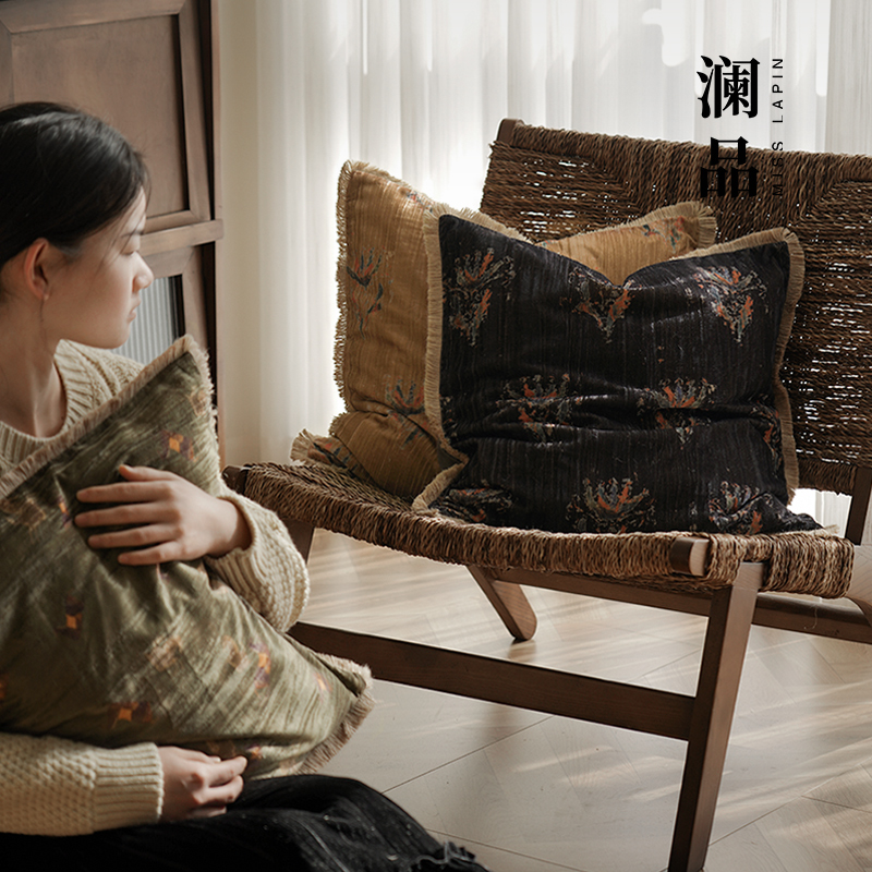 澜品『东篱』流光丝绒黄麻须抱枕