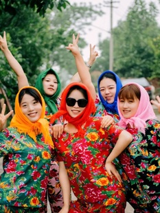 东北老年人妇女妈妈保暖围巾大花包头巾农村大妈村姑老太太女表演