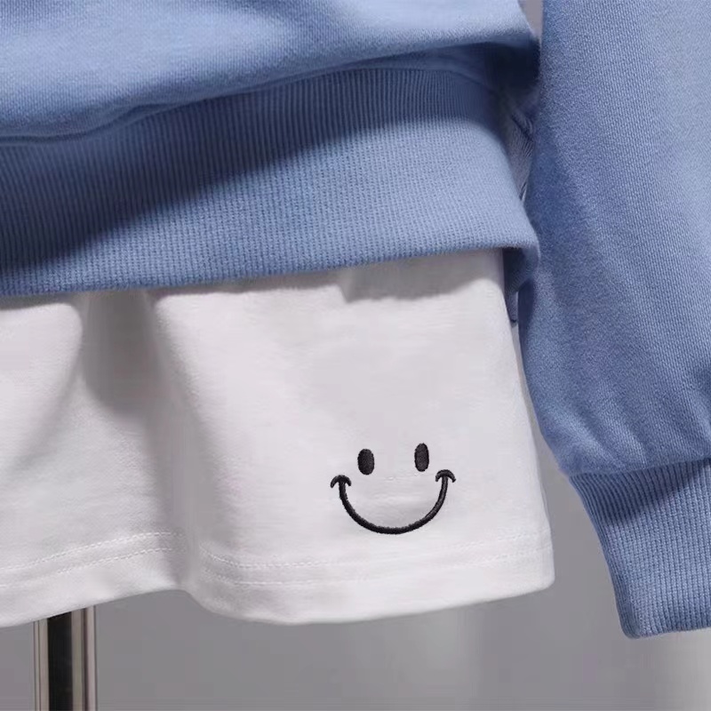 白色小屁帘女下摆卫衣