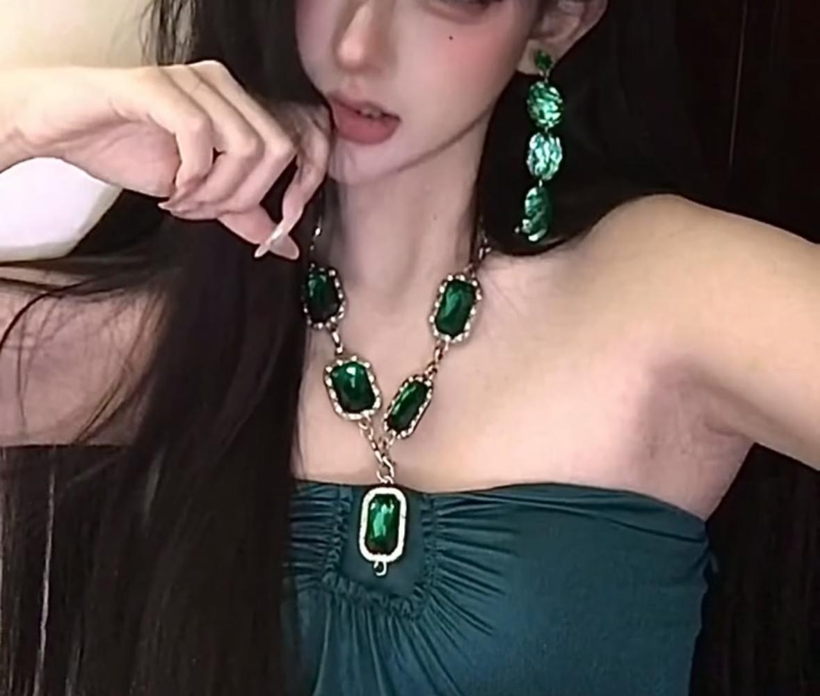 仿水晶项链波西米亚方形玻璃水钻优雅甜美百搭时尚收腰显瘦
