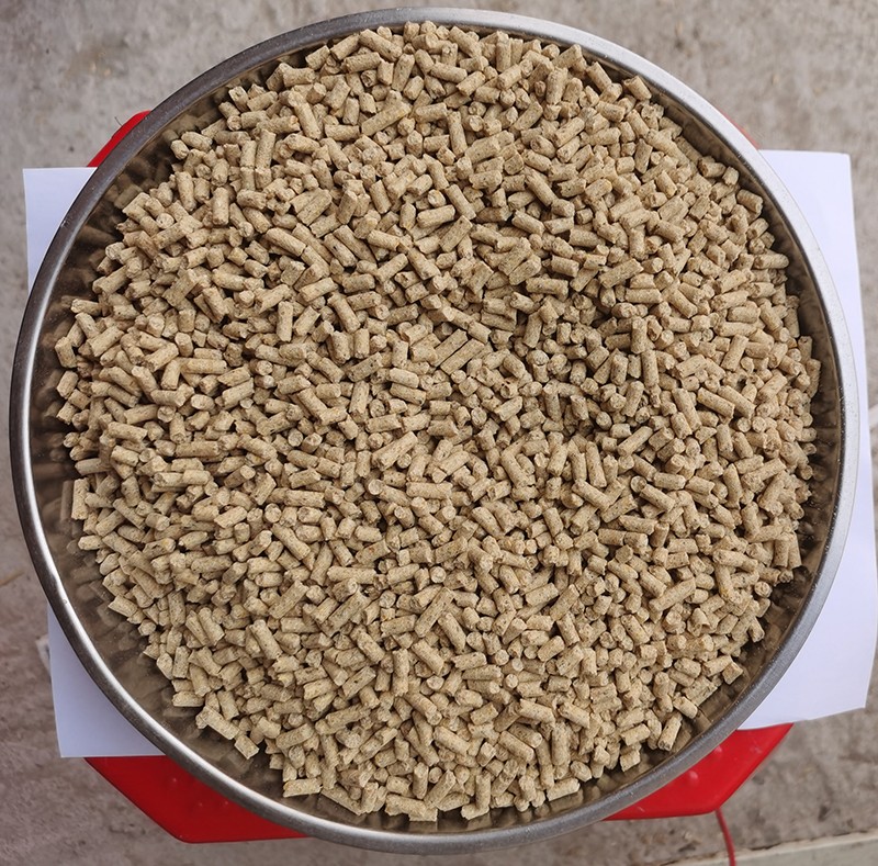 双胞胎喂食中猪饲料牛羊马动物兽用养殖场全价配合颗粒宠物肥猪粮