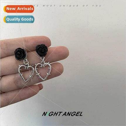 Thorn rose dark vintage old heart vine earrings niche earrin