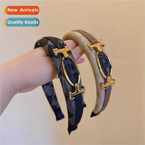 Korea metal buckle large high skull top geometric plaid hair