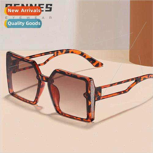 large square frame show face small hollowed out foot nd fash
