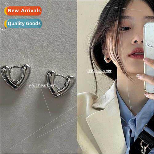 Europe ins gold heart hollow earrings niche high-level cold