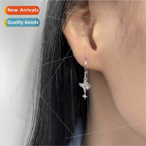 Quadrangle zirconia earrings Korea production exquise small