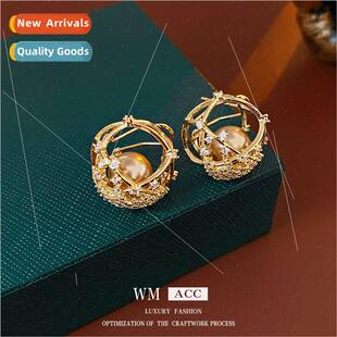 hollowed ear silver zirconia earrings delicate pearl pin out