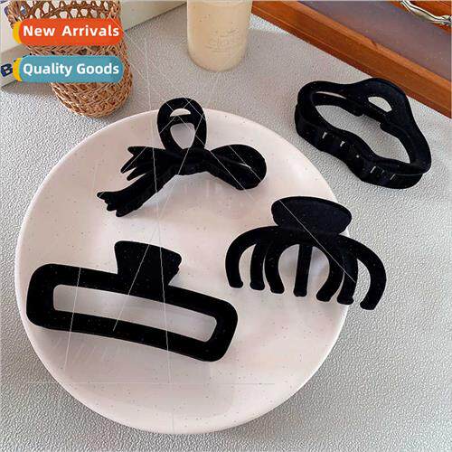 Black Flocking Large Grab Clip Premium Feeling Back Head Hai