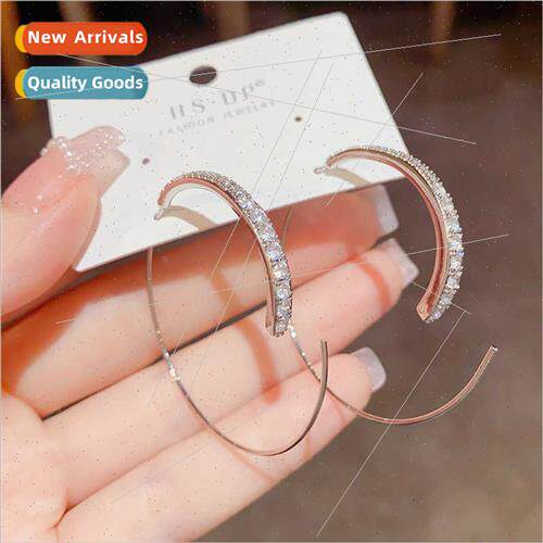 Sweet cool diamond circle earrings fashion cold wind simple