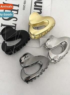 Irregular metal grab clip female fall winter atmosphere sens