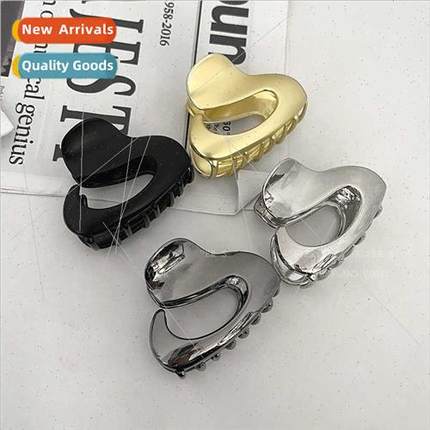 Irregular metal grab clip female fall winter atmosphere sens